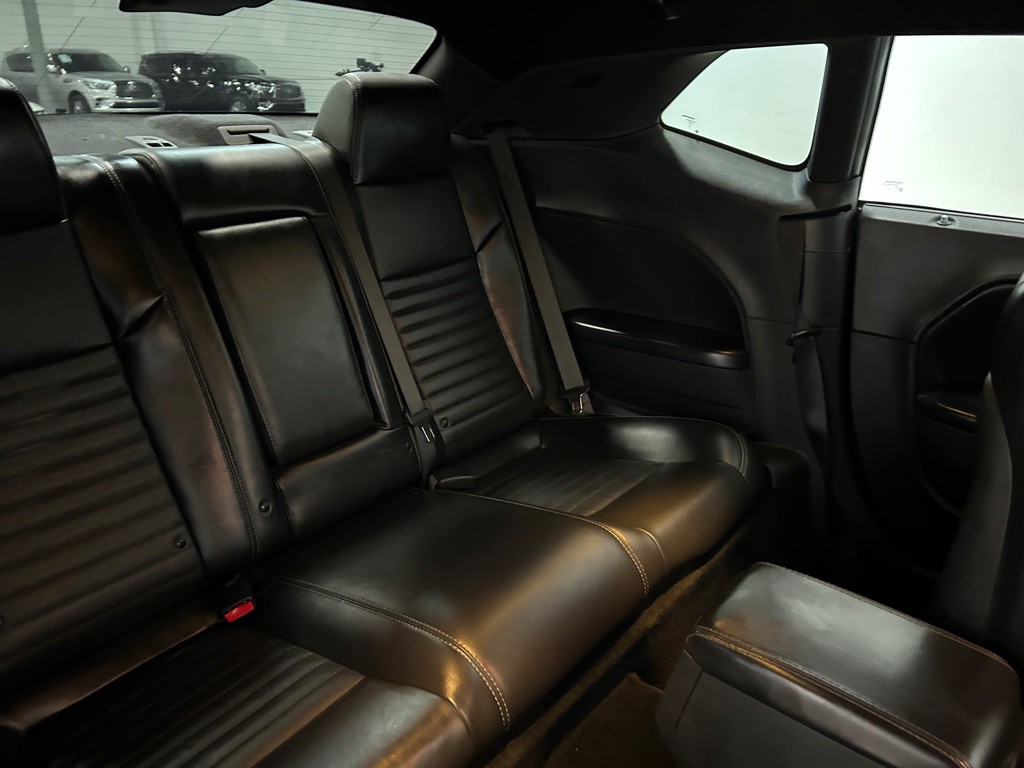 2012 Dodge Challenger Image 31