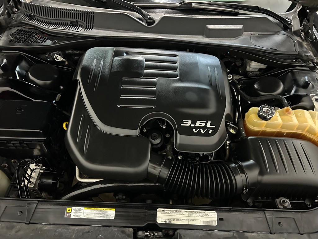 2012 Dodge Challenger Image 32