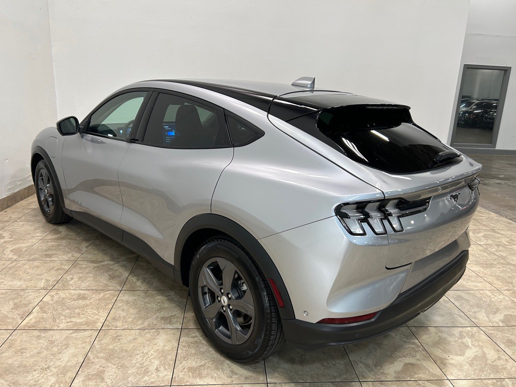 2021 Ford Mustang Image 9