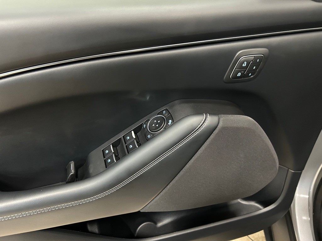 2021 Ford Mustang Image 16