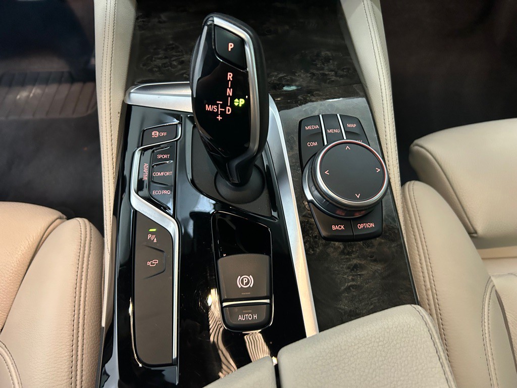 2020 BMW 5 Series Image 21