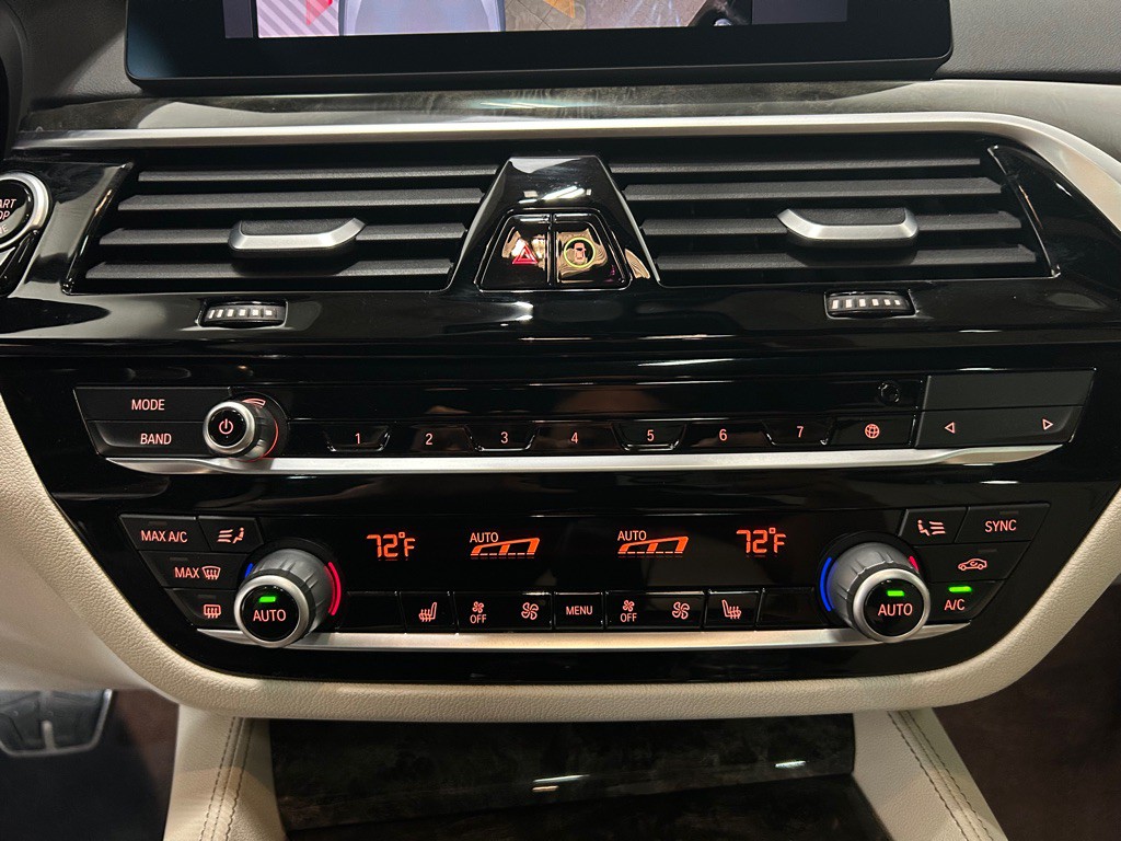 2020 BMW 5 Series Image 23