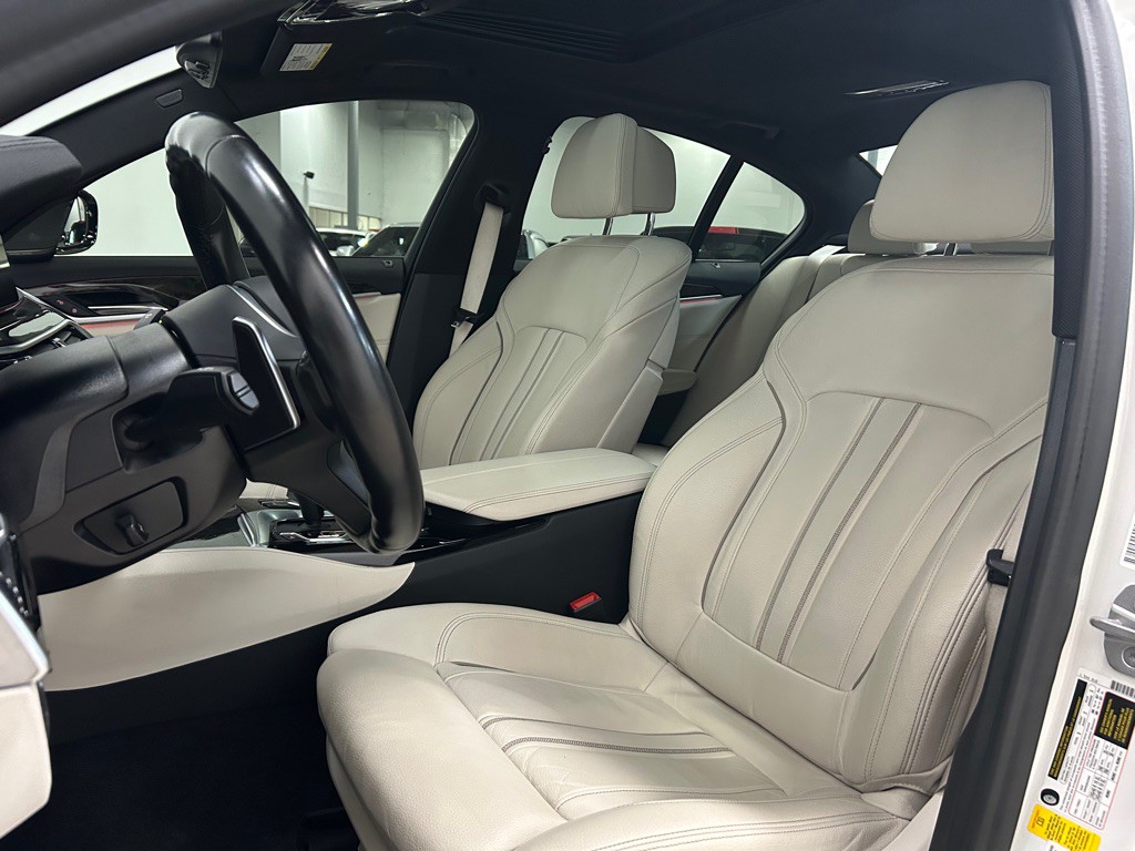 2020 BMW 5 Series Image 29