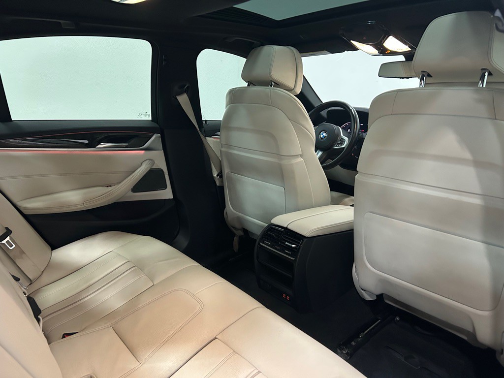 2020 BMW 5 Series Image 36