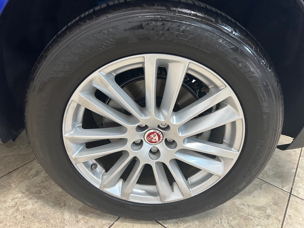 2018 Jaguar F-PACE Image 13