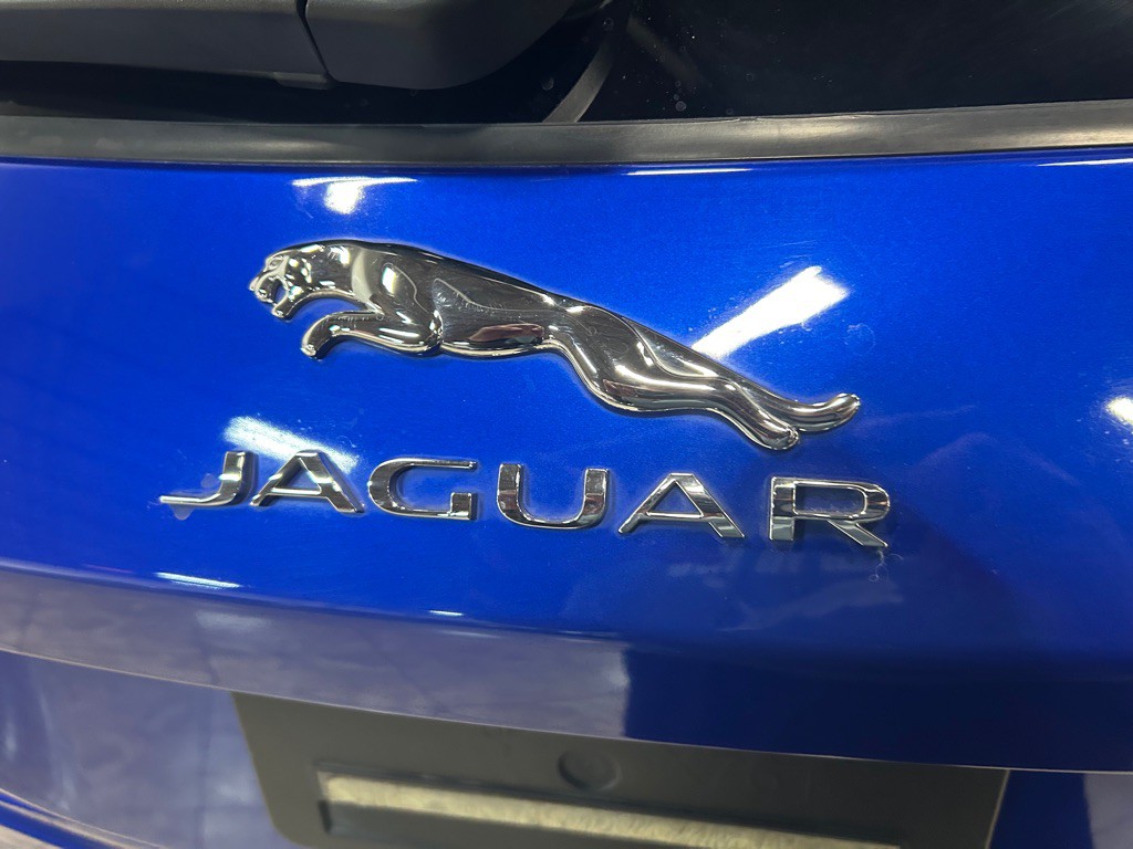 2018 Jaguar F-PACE Image 16