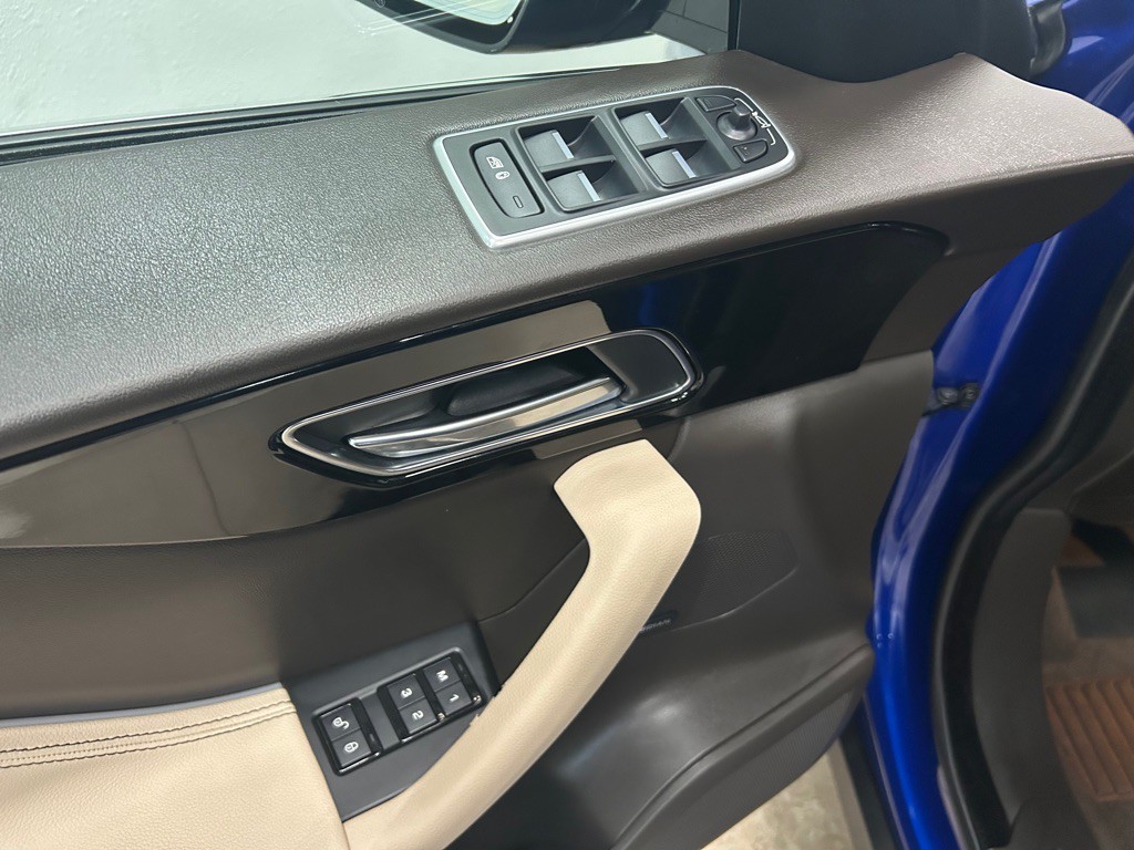 2018 Jaguar F-PACE Image 18