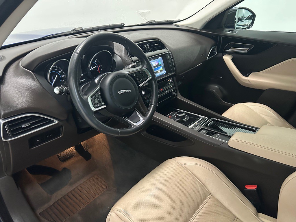 2018 Jaguar F-PACE Image 29