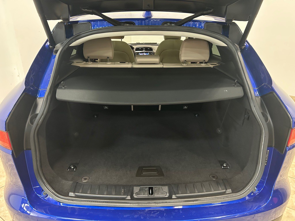 2018 Jaguar F-PACE Image 43