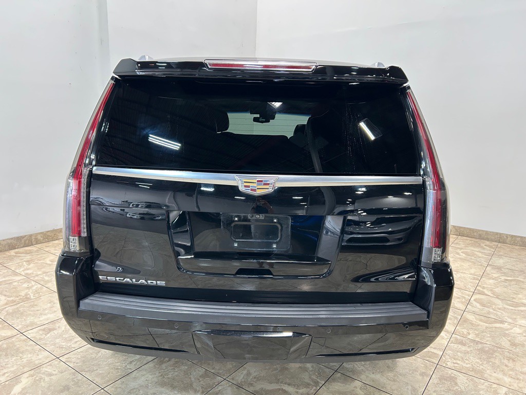 2018 Cadillac Escalade Image 8