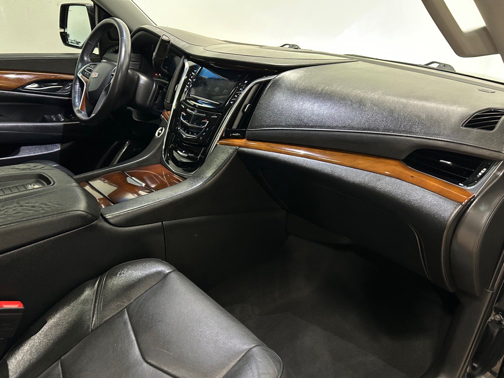 2018 Cadillac Escalade Image 31