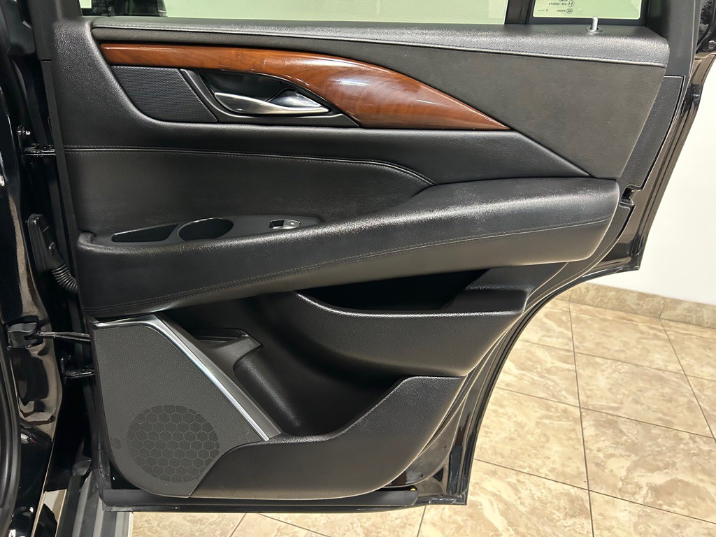2018 Cadillac Escalade Image 34