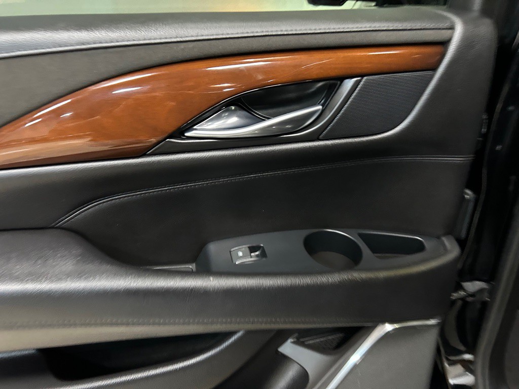 2018 Cadillac Escalade Image 39