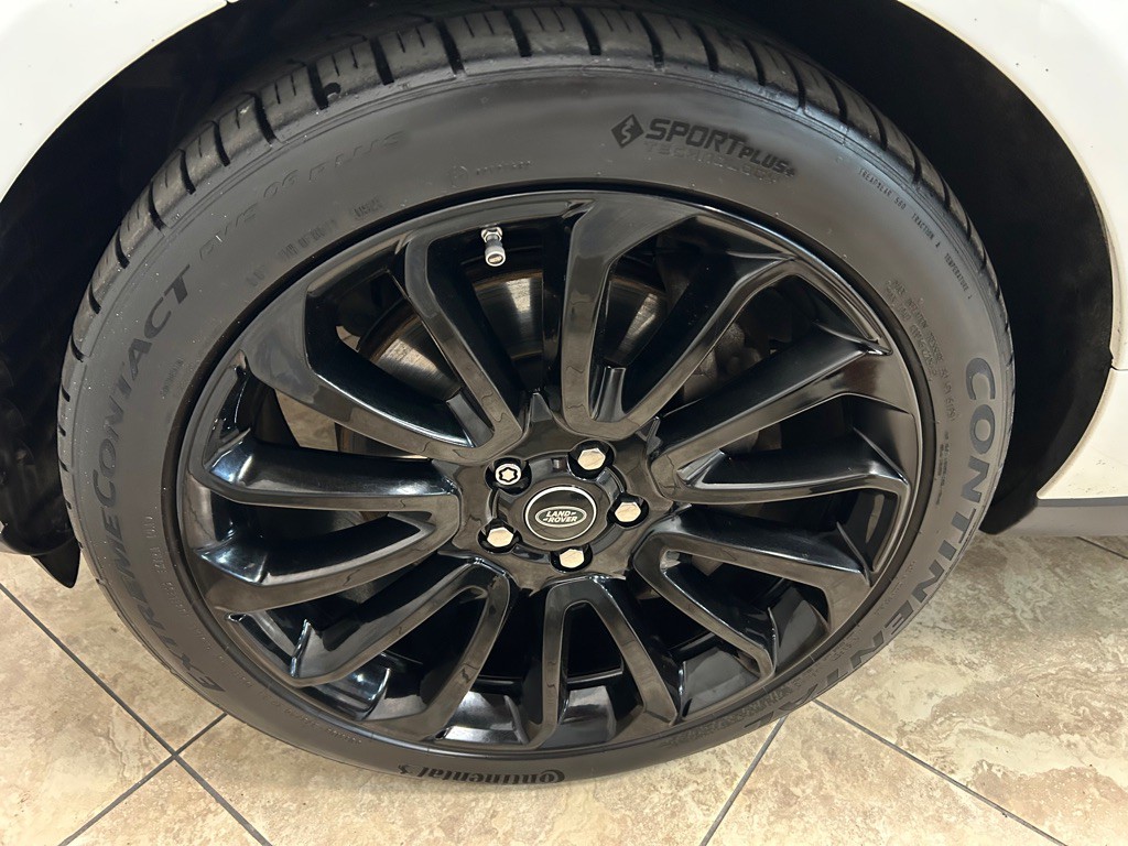 2016 Land Rover Range Rover Image 12