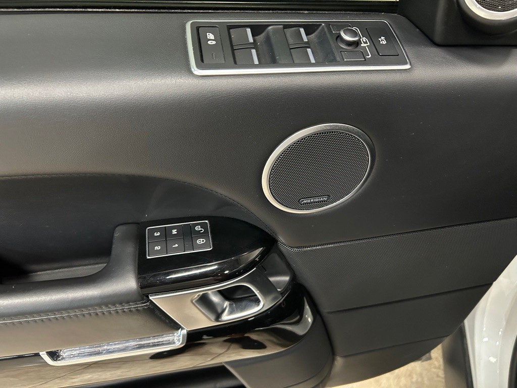 2016 Land Rover Range Rover Image 15