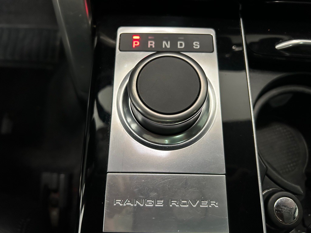 2016 Land Rover Range Rover Image 21
