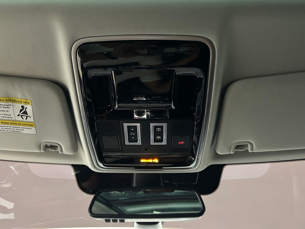 2016 Land Rover Range Rover Image 25