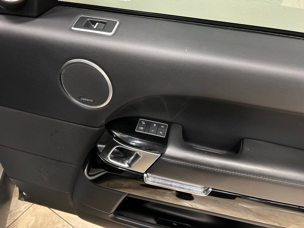 2016 Land Rover Range Rover Image 29
