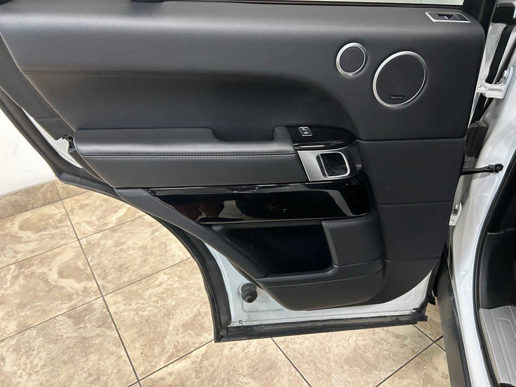 2016 Land Rover Range Rover Image 33