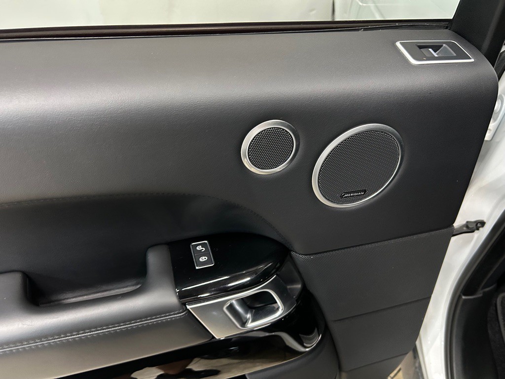 2016 Land Rover Range Rover Image 34