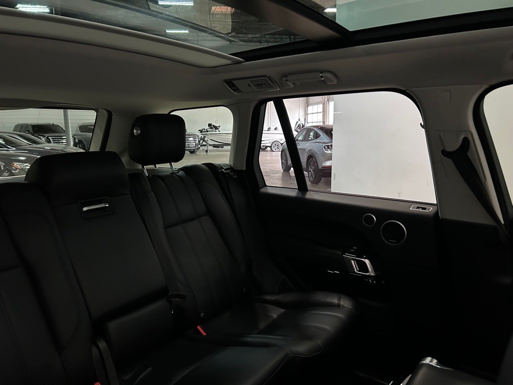 2016 Land Rover Range Rover Image 40