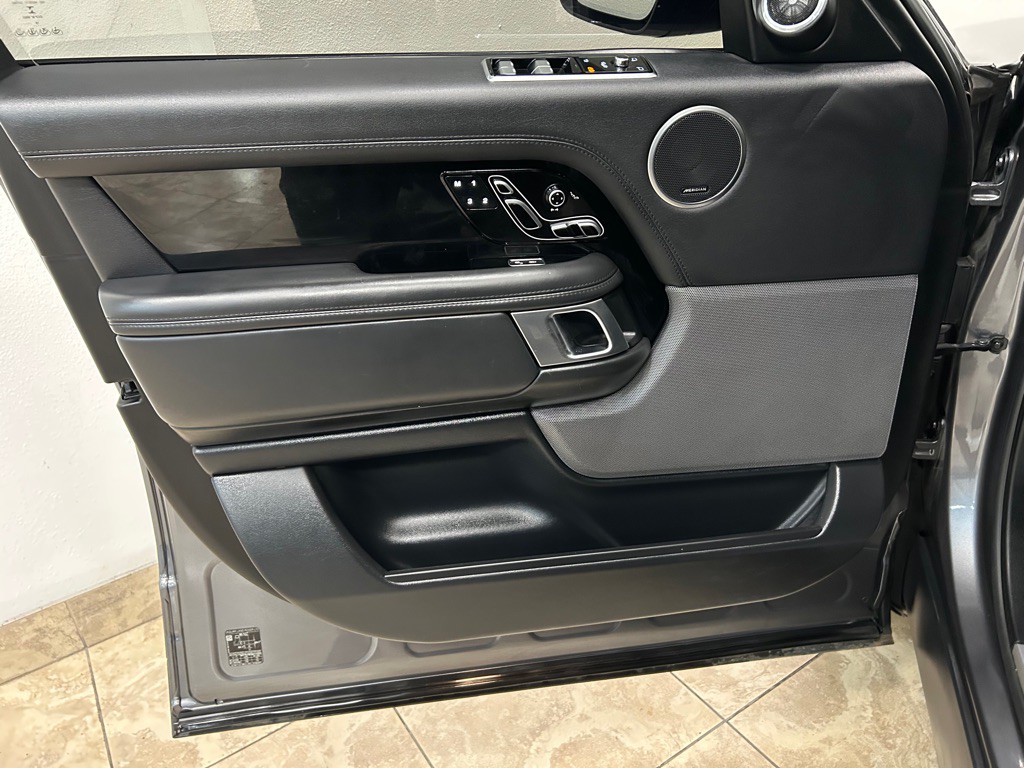 2019 Land Rover Range Rover Image 14