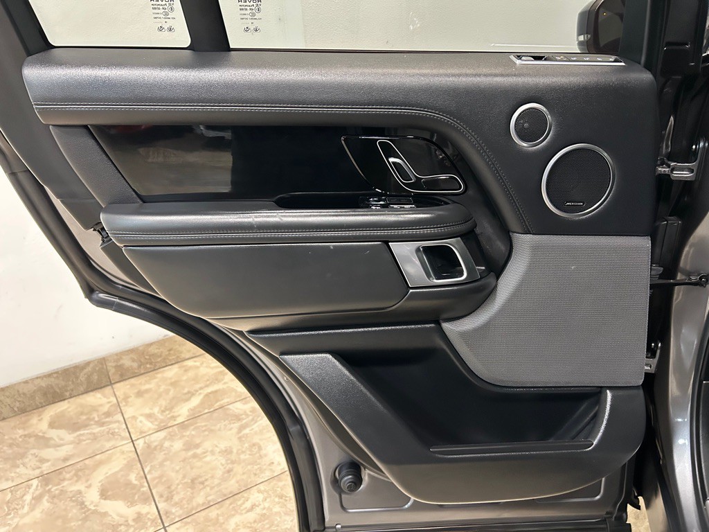 2019 Land Rover Range Rover Image 32