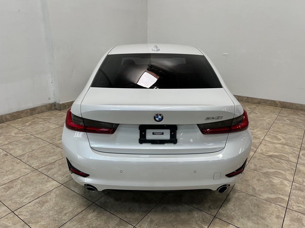 2022 BMW 3 Series Image 8