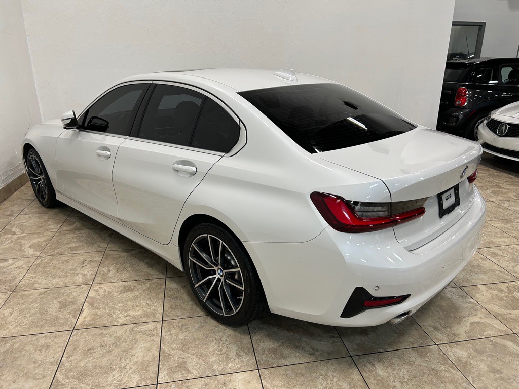 2022 BMW 3 Series Image 9