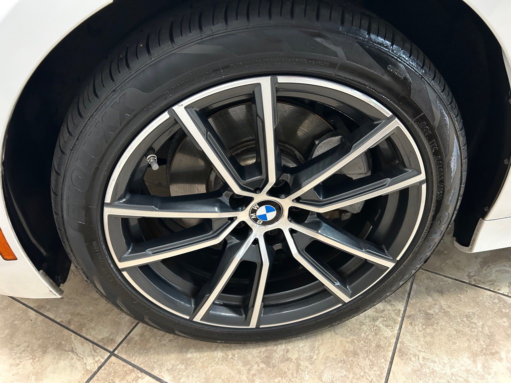 2022 BMW 3 Series Image 12