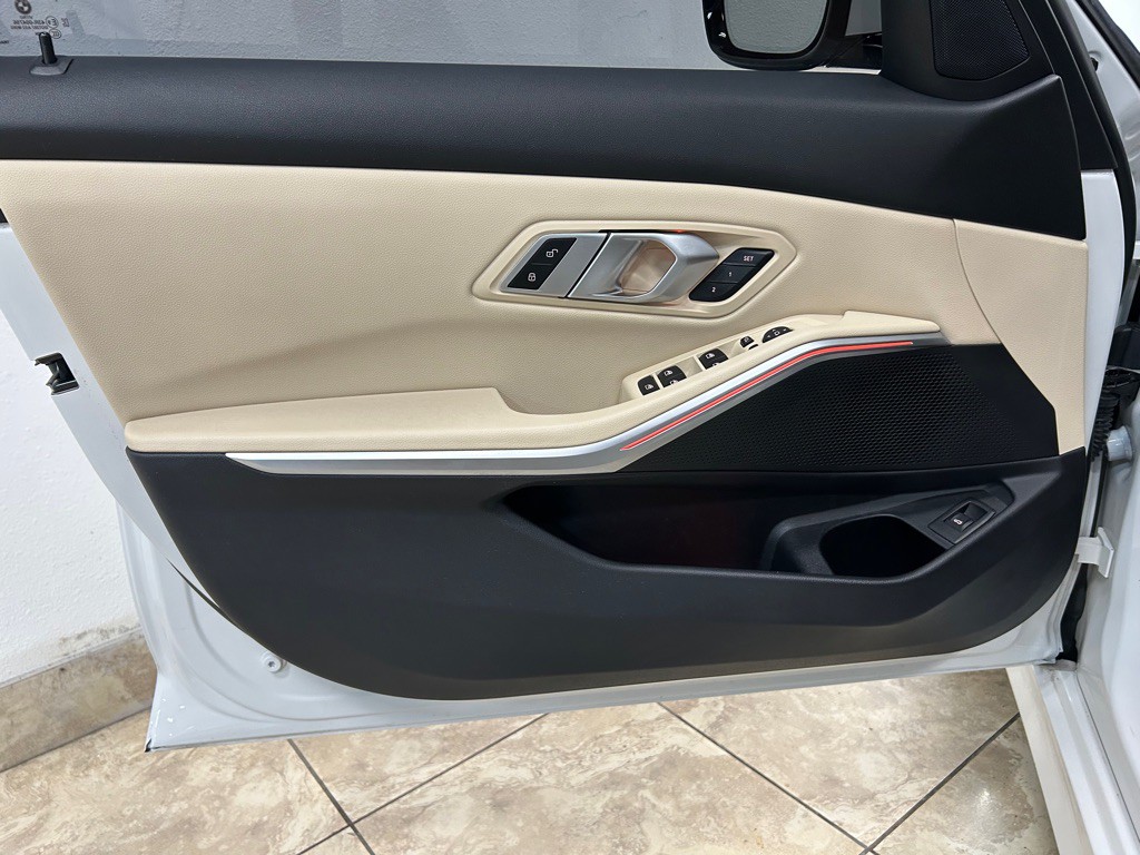 2022 BMW 3 Series Image 15