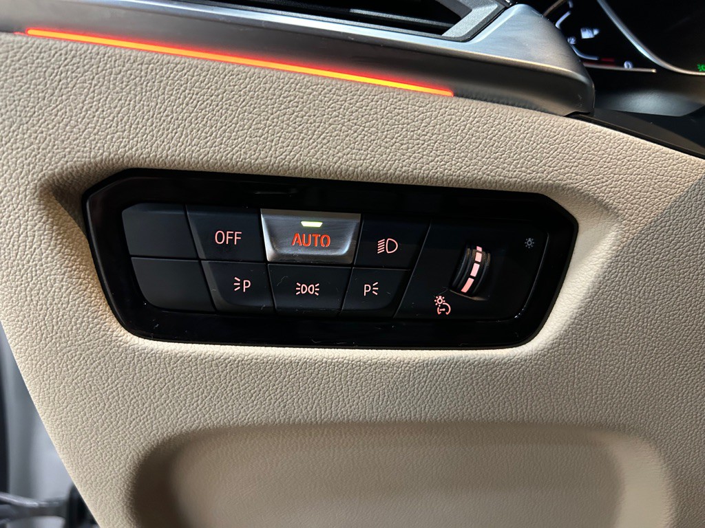 2022 BMW 3 Series Image 17