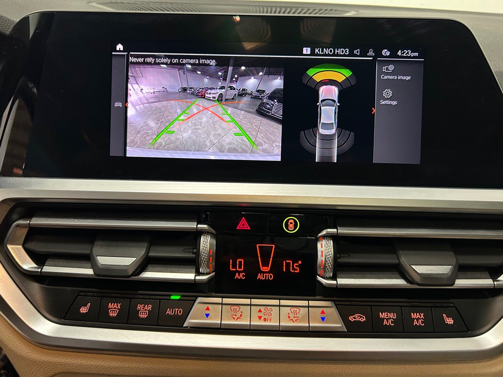 2022 BMW 3 Series Image 24