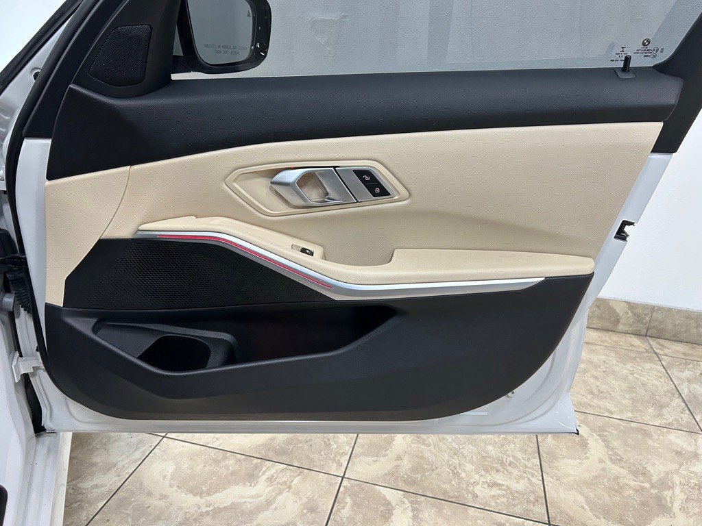 2022 BMW 3 Series Image 29