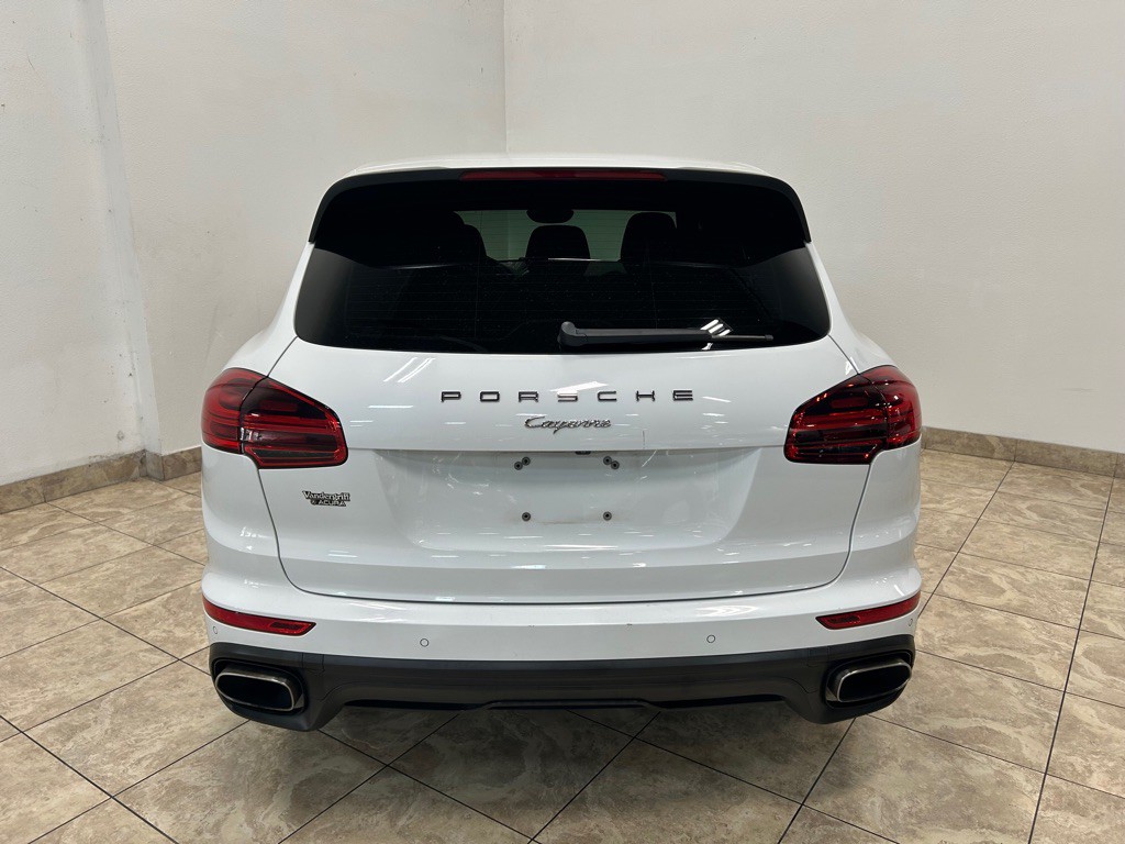 2016 Porsche Cayenne Image 8