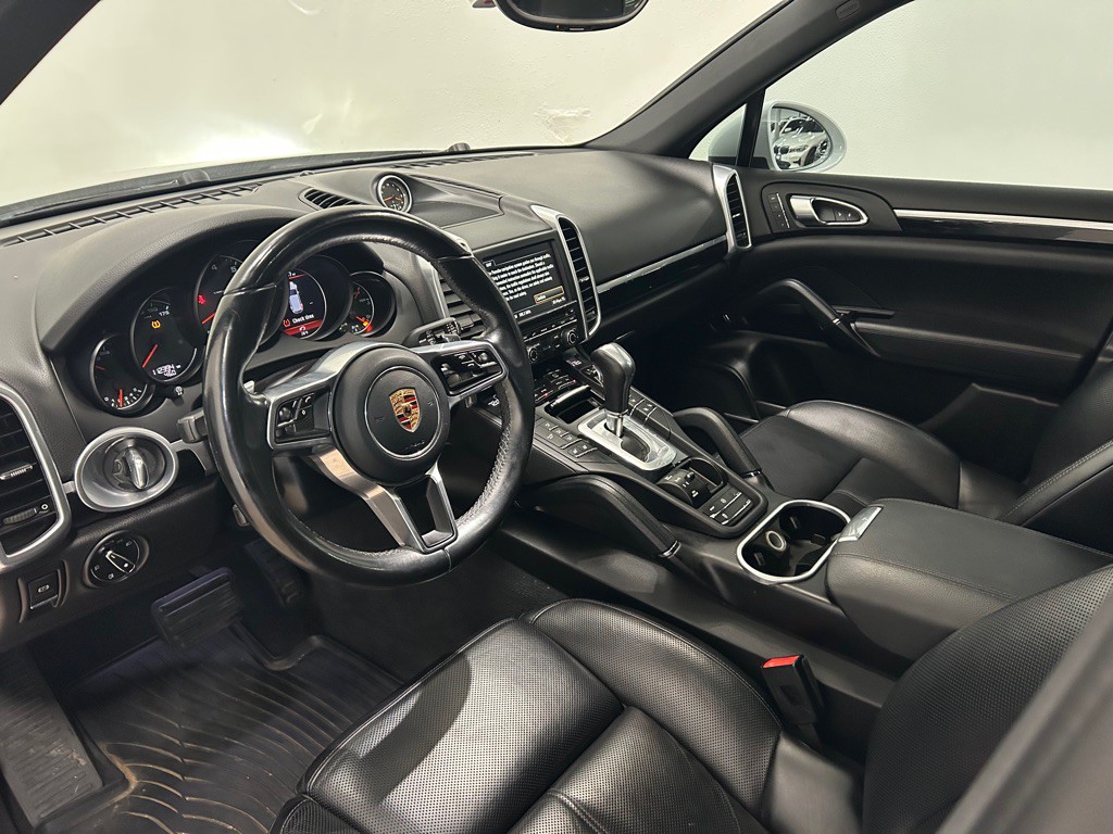 2016 Porsche Cayenne Image 16