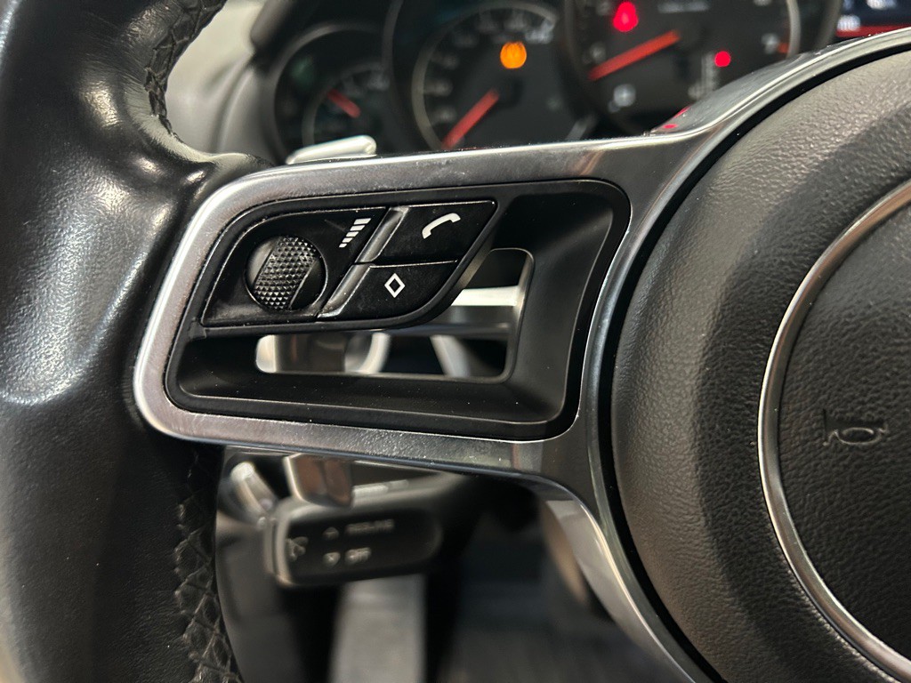 2016 Porsche Cayenne Image 20