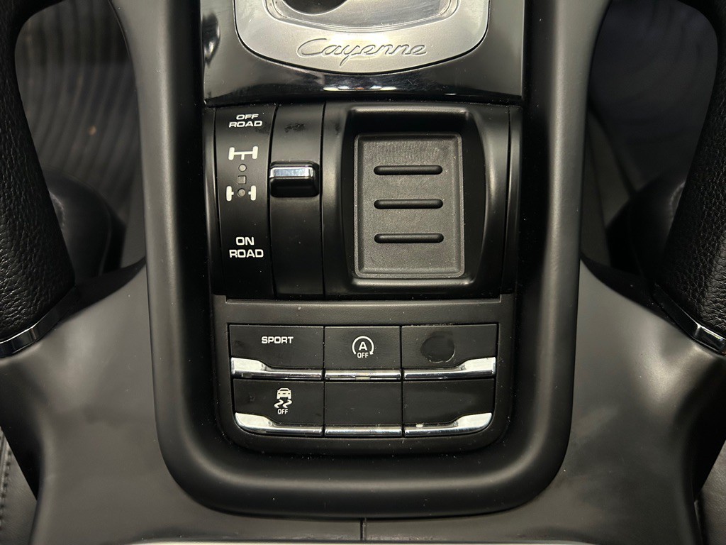 2016 Porsche Cayenne Image 23