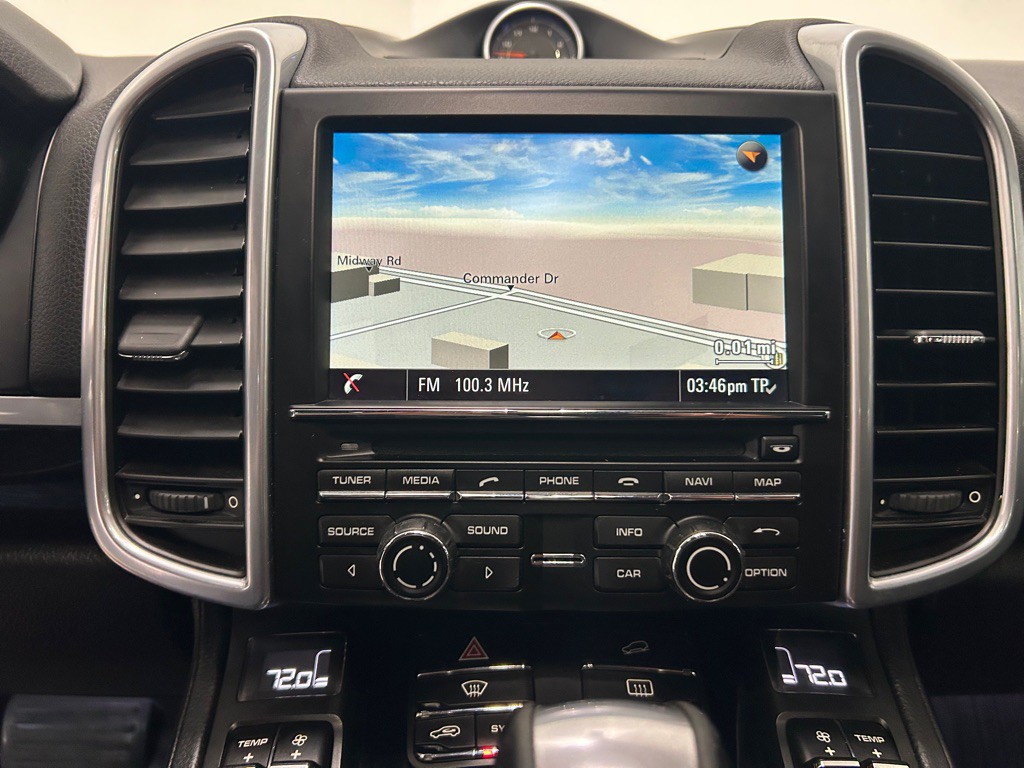 2016 Porsche Cayenne Image 25