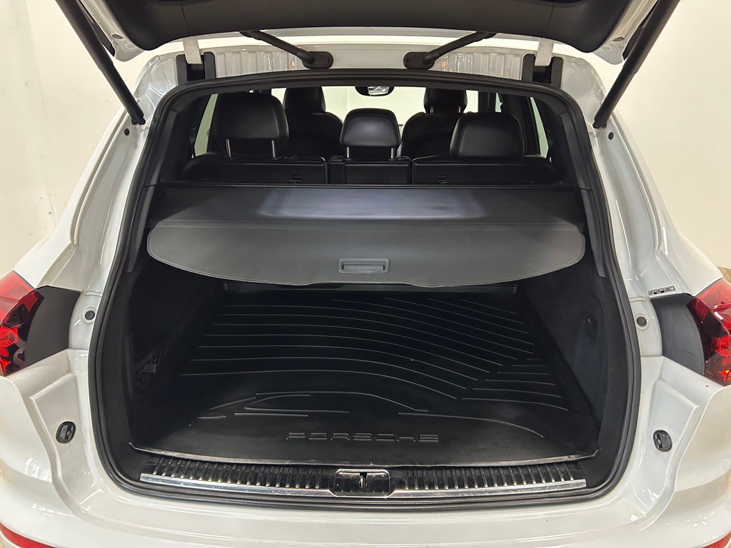 2016 Porsche Cayenne Image 41