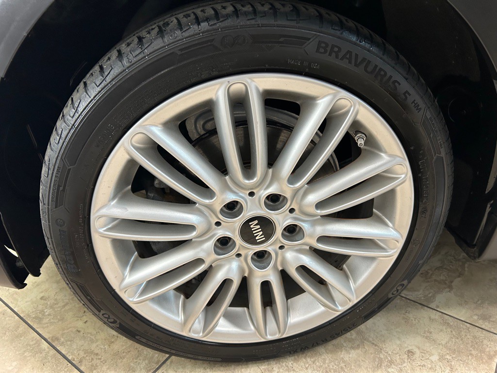 2015 MINI Cooper Image 12