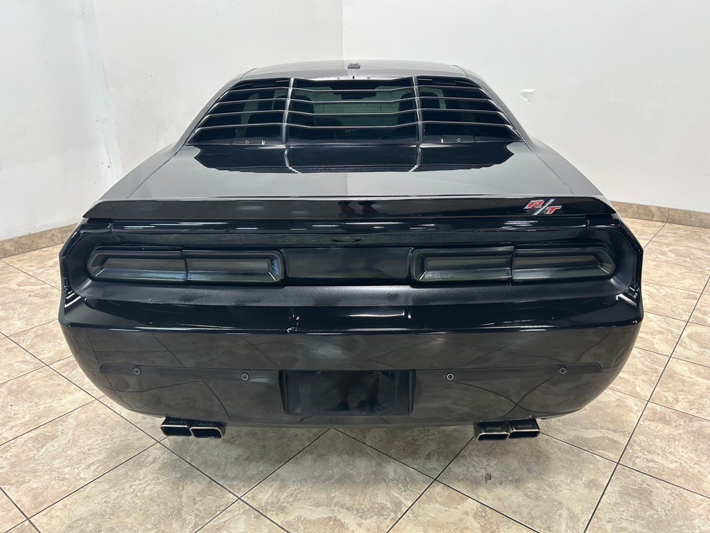2013 Dodge Challenger Image 8