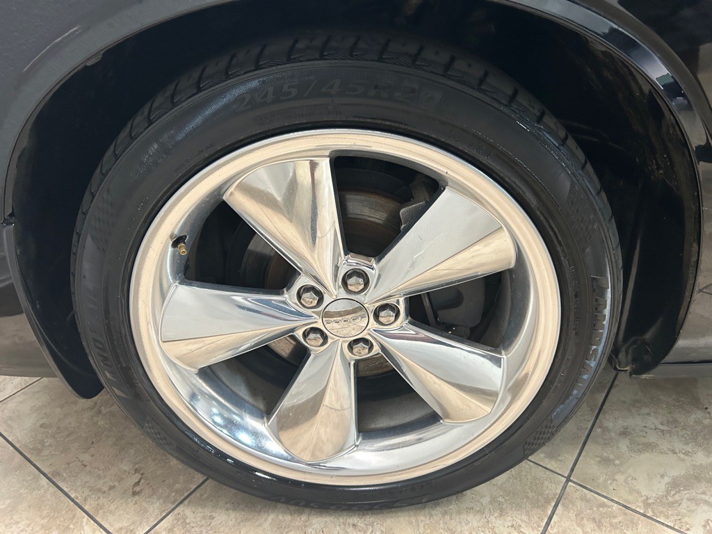 2013 Dodge Challenger Image 12