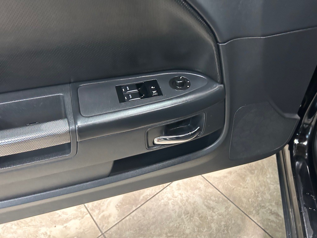 2013 Dodge Challenger Image 14