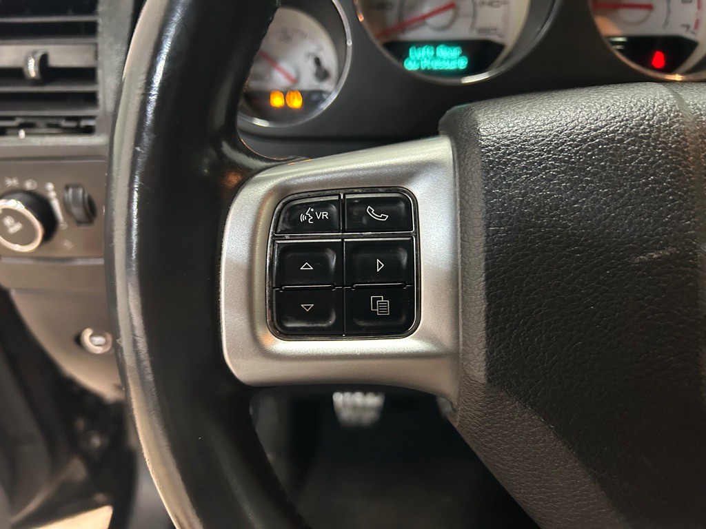 2013 Dodge Challenger Image 17