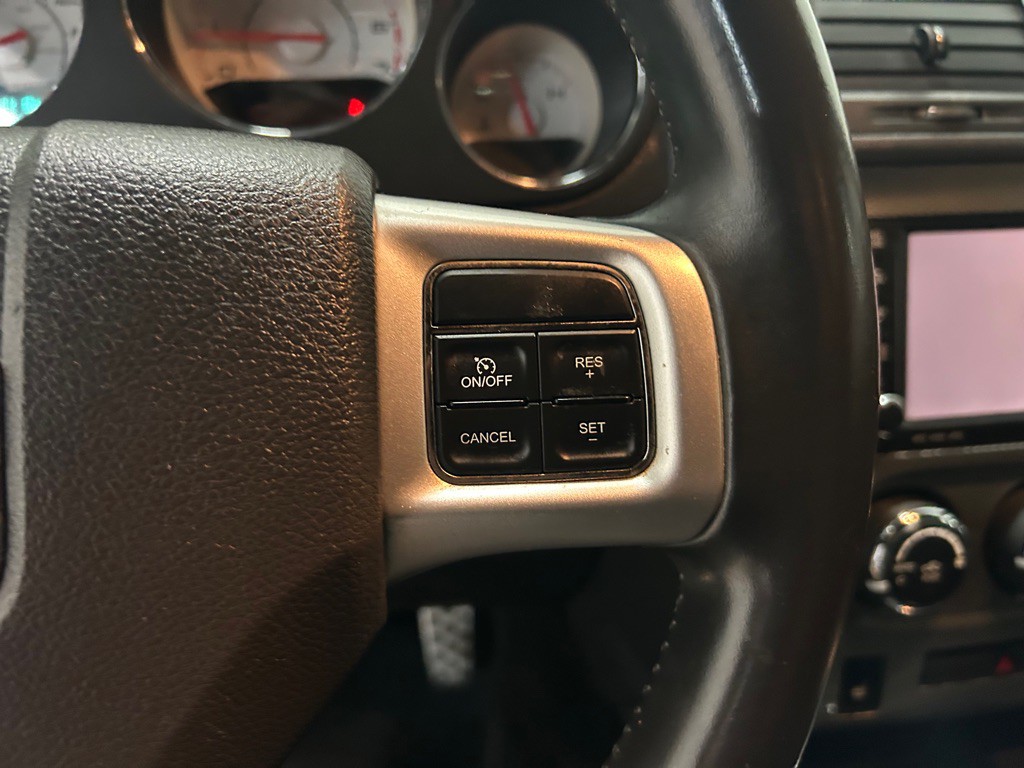 2013 Dodge Challenger Image 18