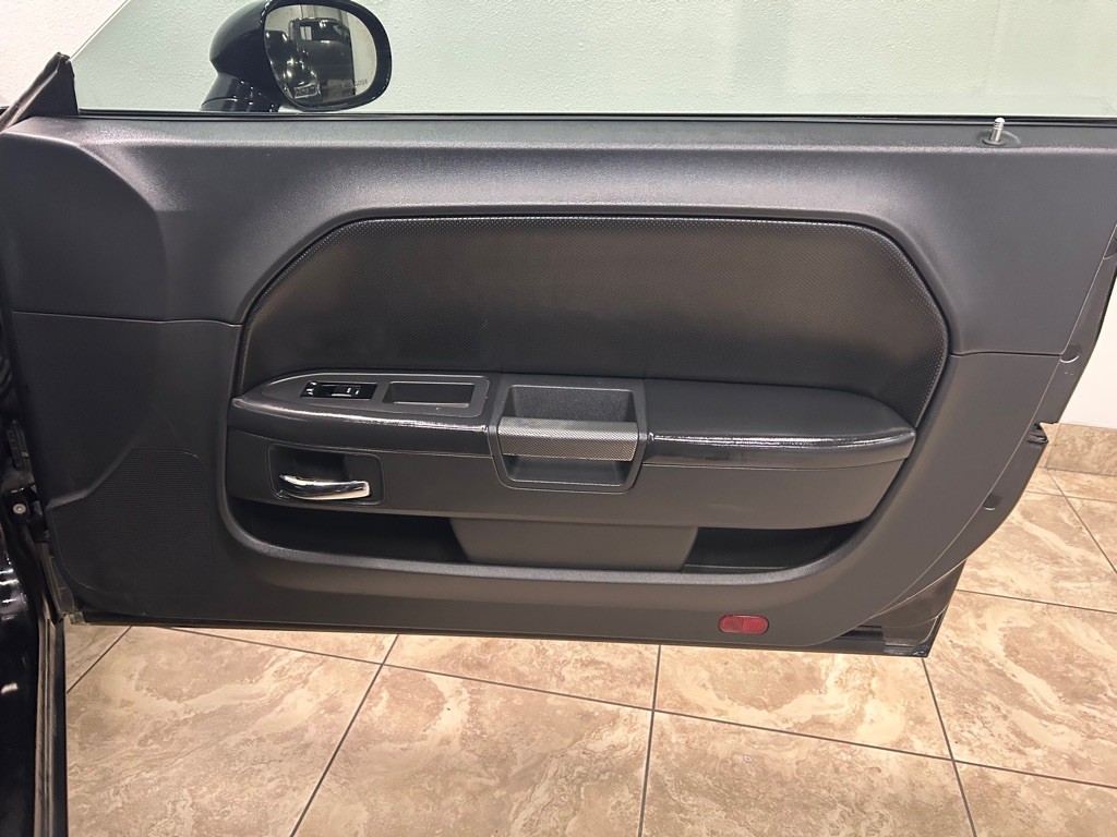 2013 Dodge Challenger Image 23