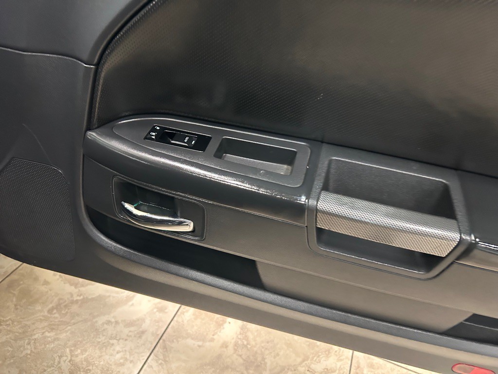 2013 Dodge Challenger Image 24