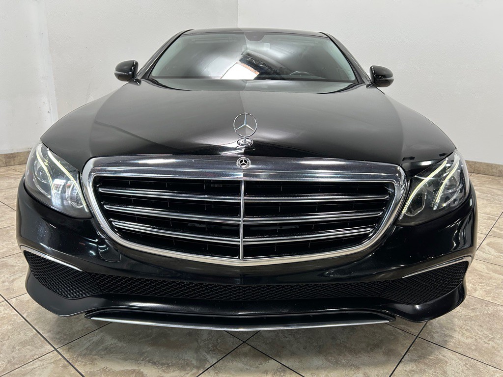 2017 Mercedes-Benz E-Class Image 3