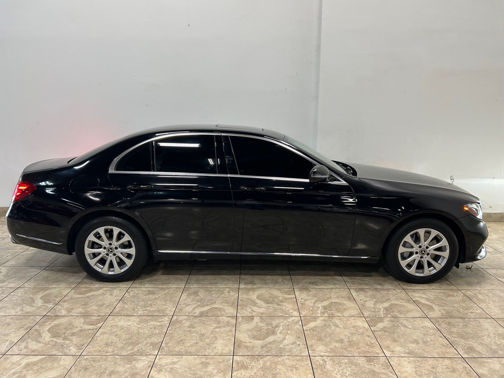 2017 Mercedes-Benz E-Class Image 6